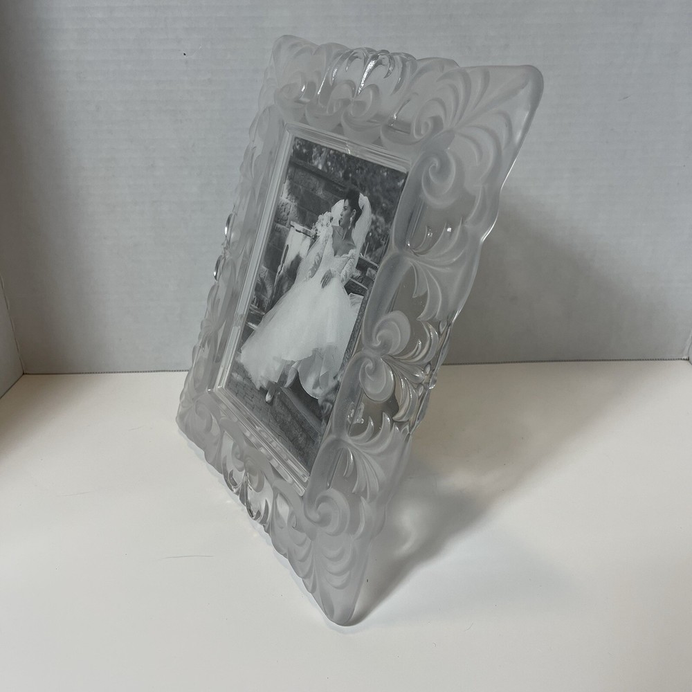 Fith Avenue Crystal Picture Frame 5x7 IN BOX NEW