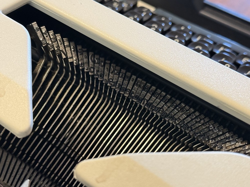 Adler Junior 12 Medium Portable Typewriter - Excellent Condition