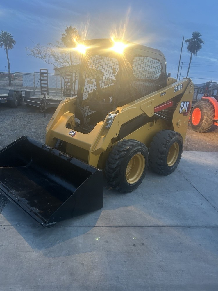 CAT SKID STEER 236D