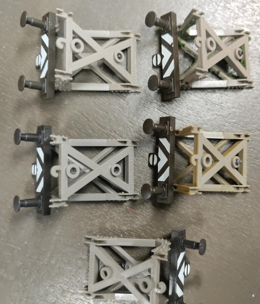 Fleischmann HO Bumpers.