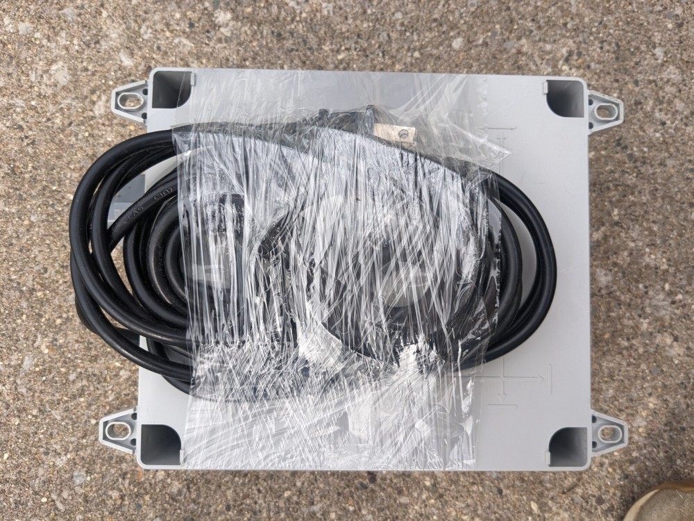 BLUEPRINT CONTROLLERS HID HUB 4 Site Lighting Controller, HUB-4