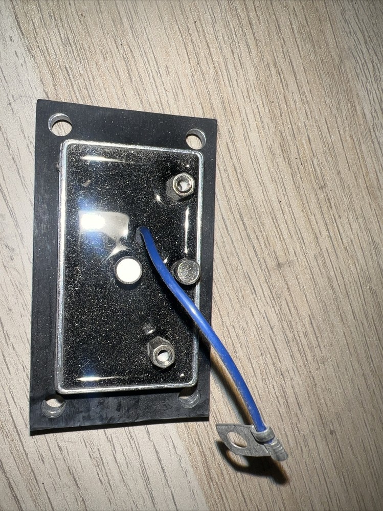 International Regulator 14 VOLT 461041C1