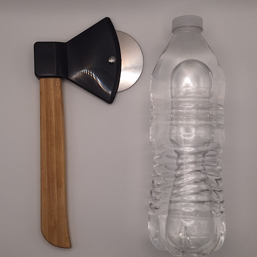Novelty Black Axe Pizza Cutter Fully Functional Kitchen Tool NEW Gift Idea