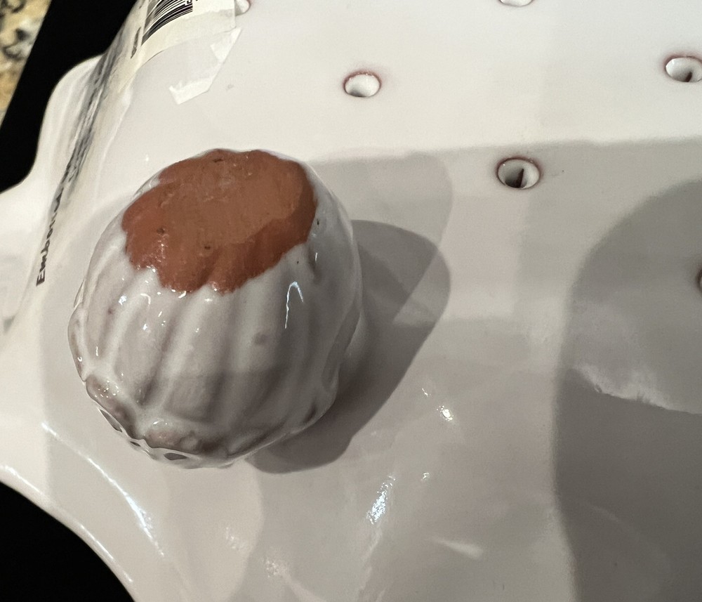 Style Eyes Embossed Whiteware Berry Colander