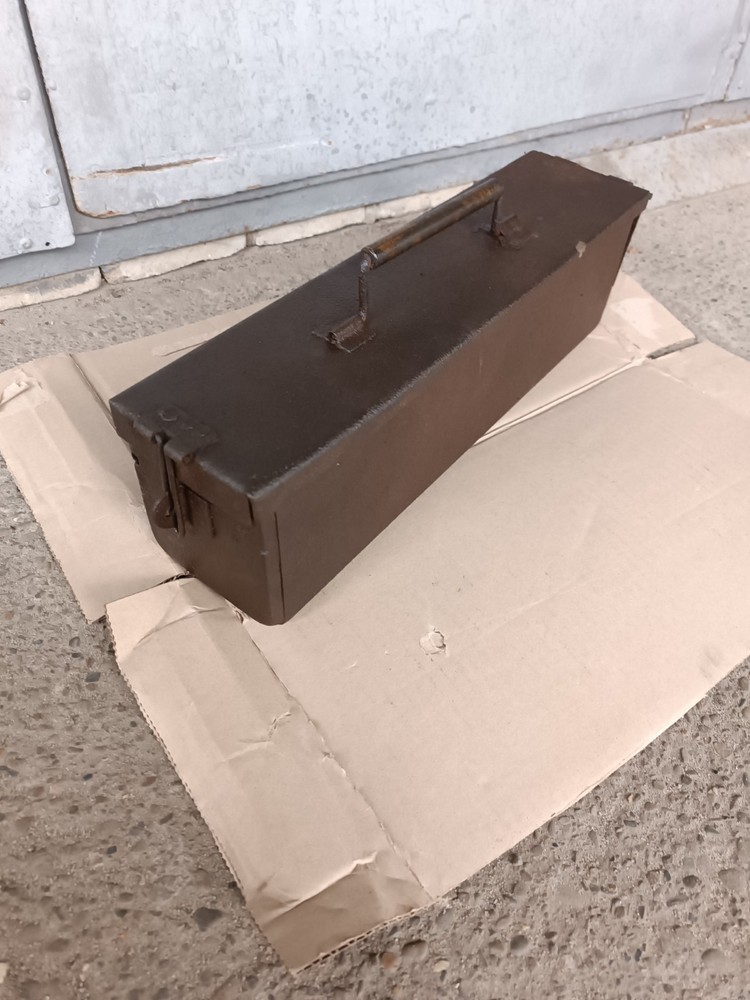 WW2 WWII  BOX CASE  METAL  ORIGINAL