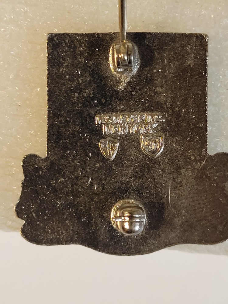 87th Infantry Regiment Unit Crest Pin (Black Letter)