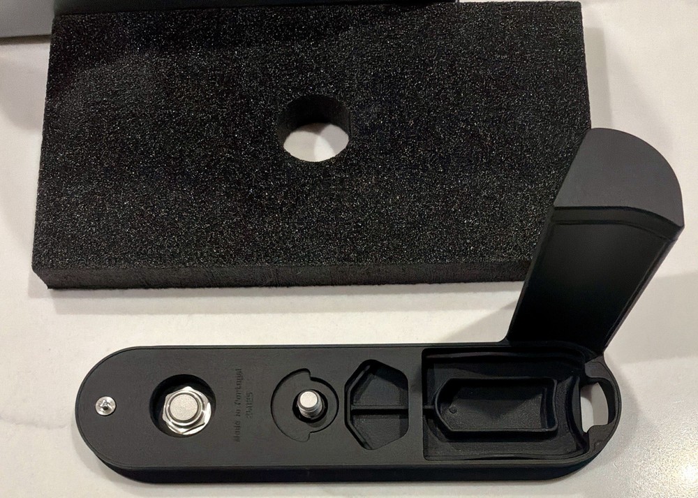 Leica Handgrip M11 #24025 - Boxed - Excellent
