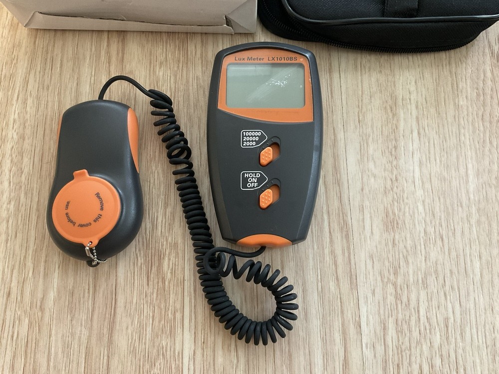 Digital Lux Light Meter LX1010BS-Mastech Luxmeter With Protective Case