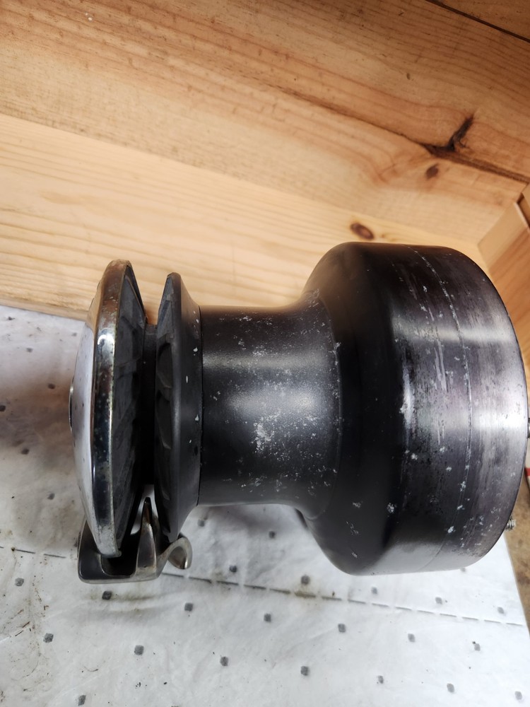 Barlow 24 ST self Tailing Winch With Handle