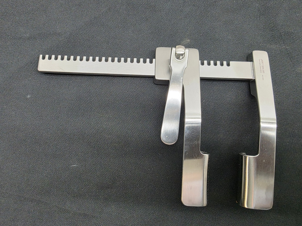 Jarit Cooley Sternal Retractor 300-260 (Refurbished)