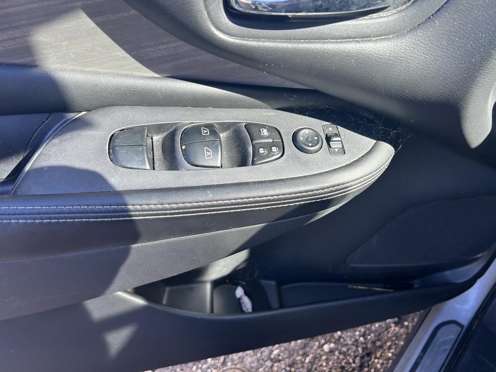 MURANO 2018 Fuse Box Cabin 104722486