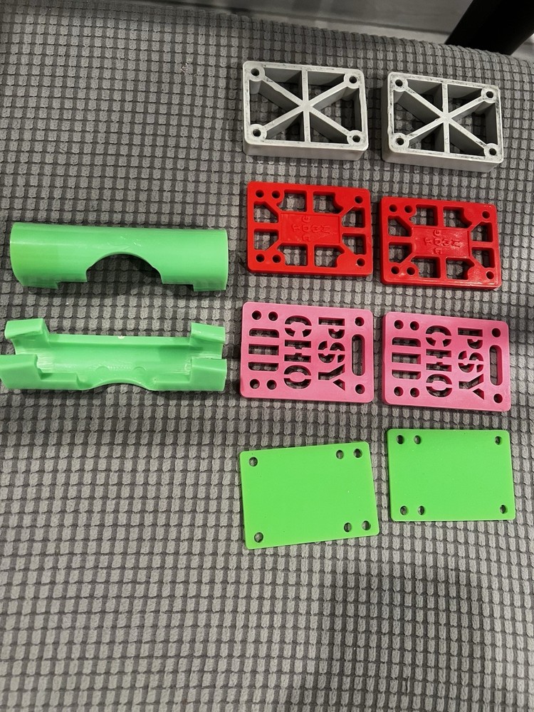 Skateboard Riser Pads hardware