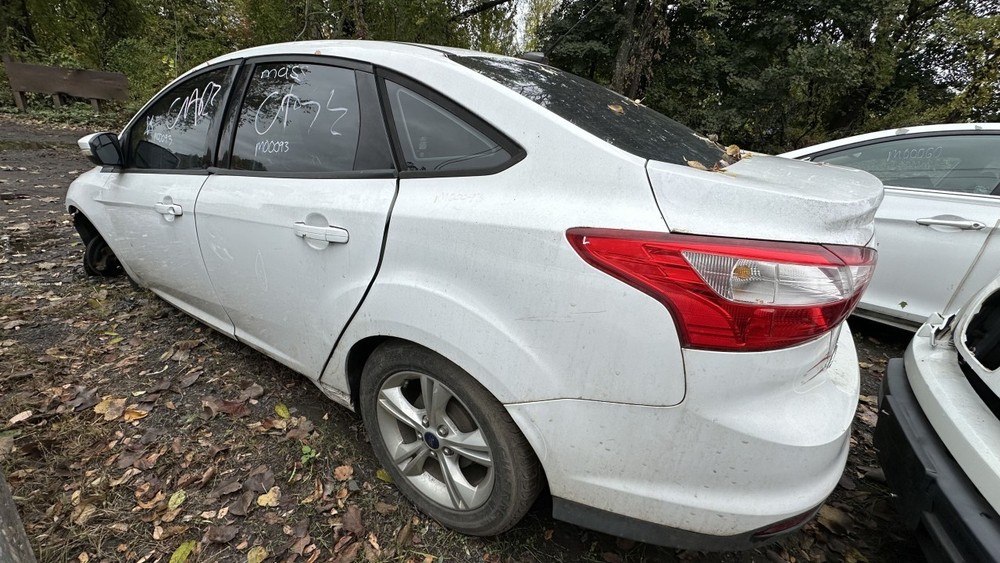 FOCUS 2014 Fuse Box Cabin 8017