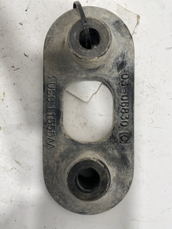 2013 Peterbilt 388 Torque Rod Bracket 0306830 (338-10347)