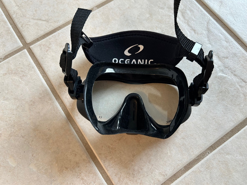 Oceanic Shadow Single Lens Low Volume Frameless Dive Mask
