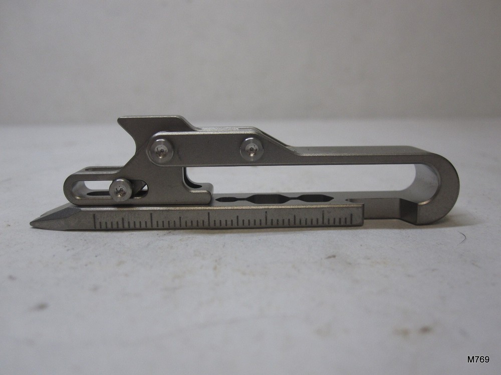 Multitool - Nailpuller, Bottle Opener, Window Breaker, Ruler, Square, Hex Screw