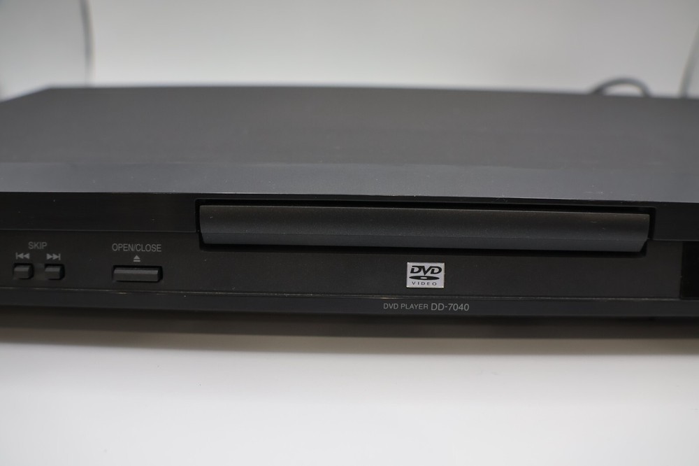 Mitsubishi DD-7040 DVD Player CD Player NO Remote- GREAT CONDITION- TESTED- DUTS