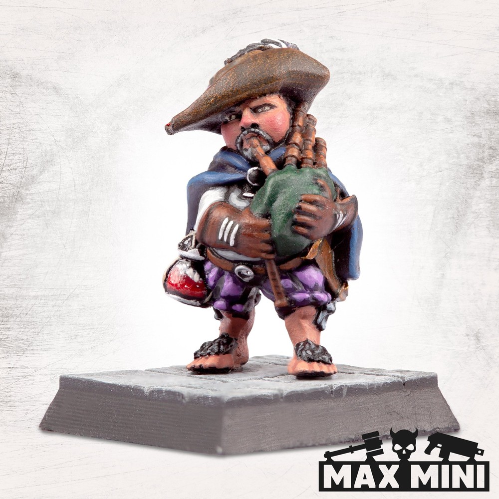 MaxMini BNIB Traditional Halfling Adventurers