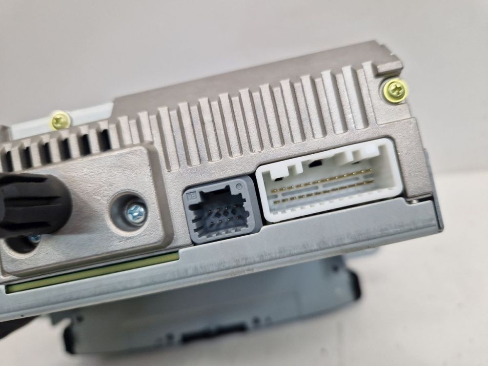 Radio/Navigation System Combination Screen Fits Renault Trafic III