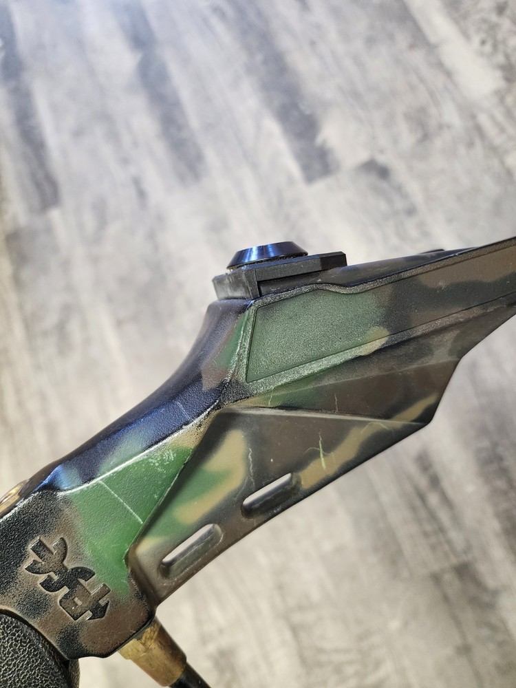 PSE Archery Elite Series Compound Bow RH - 30" - 70lbs