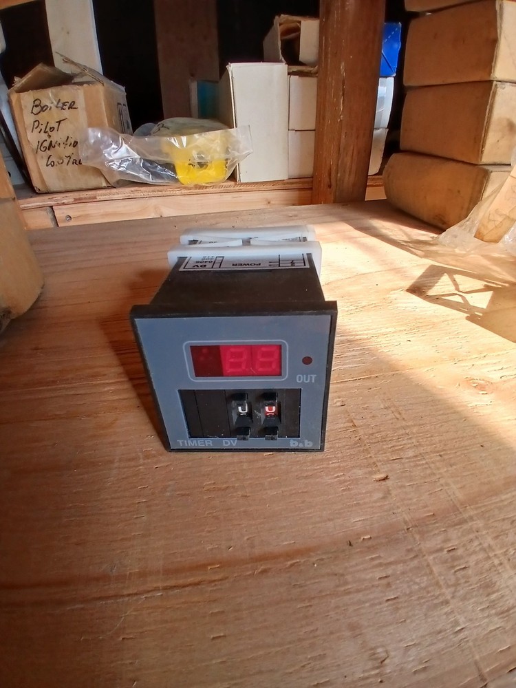 New Bebmilano DV416 Timer/Counter with display 24 VAC