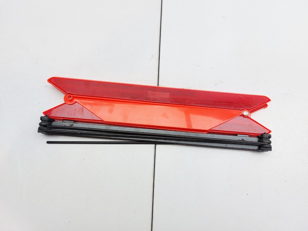 AUDI TT MK3 8S HAZARD WARNING TRIANGLE 2016