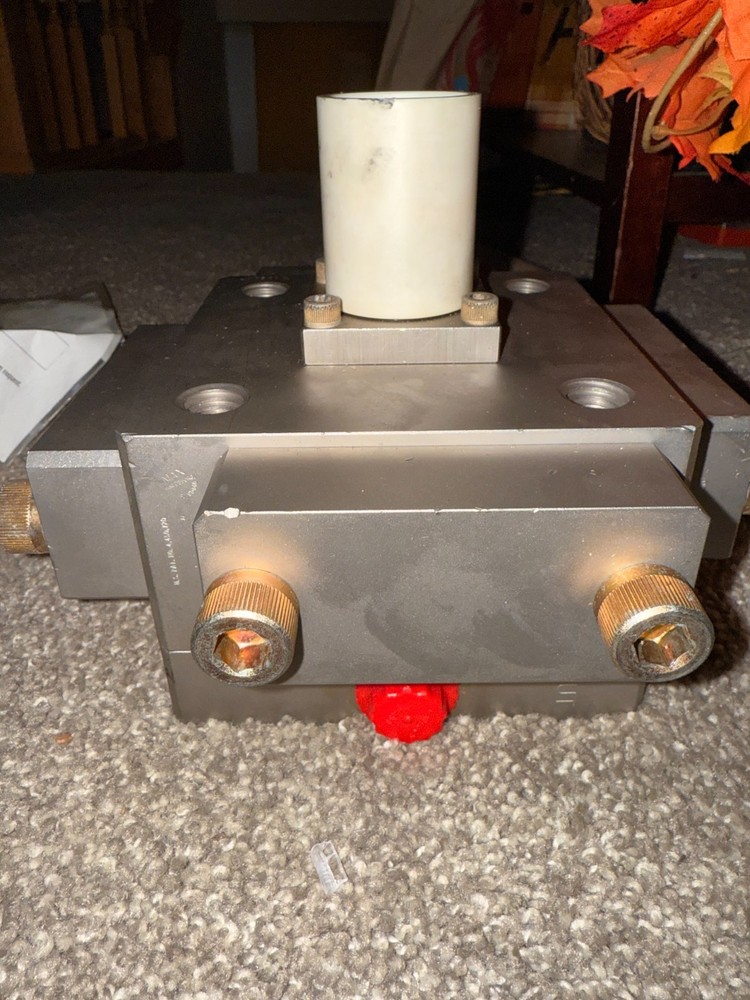 NEW Max Machinery Piston Flow Meter Explosion Proof Transmit # 215-310