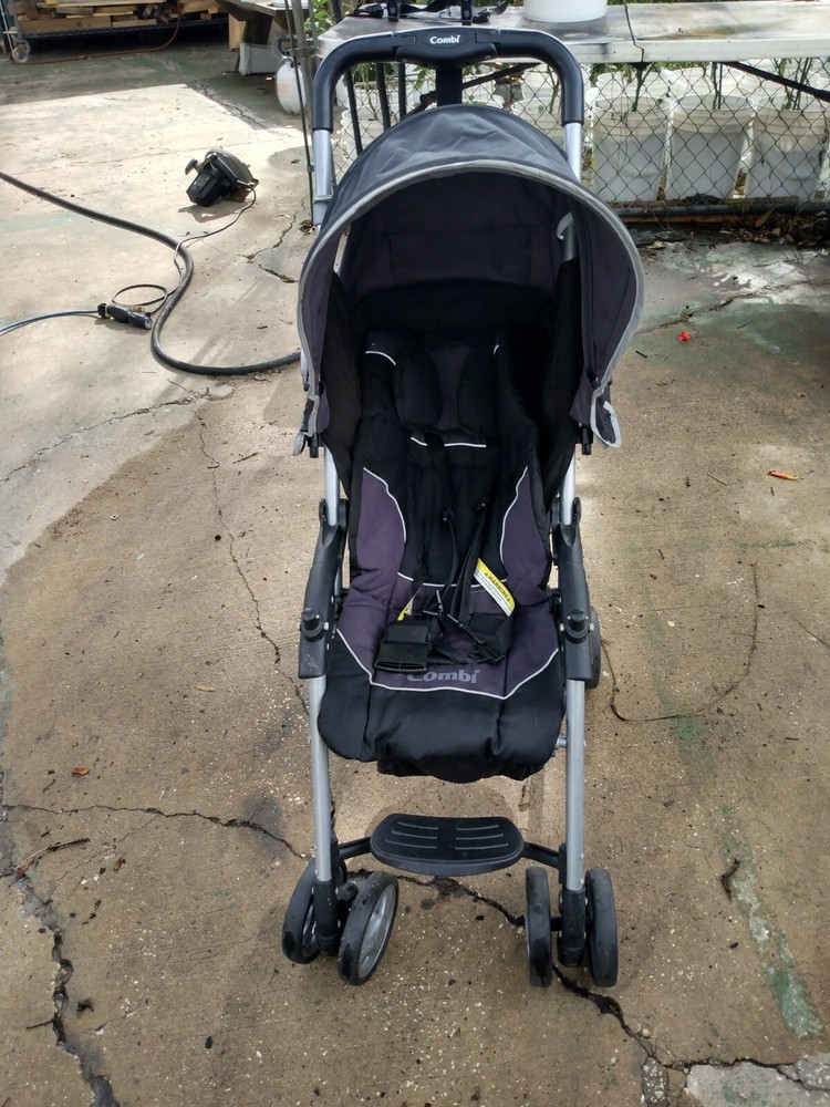 Combi Cosmo E LK-1EX Stroller....5 point seat belt harness
