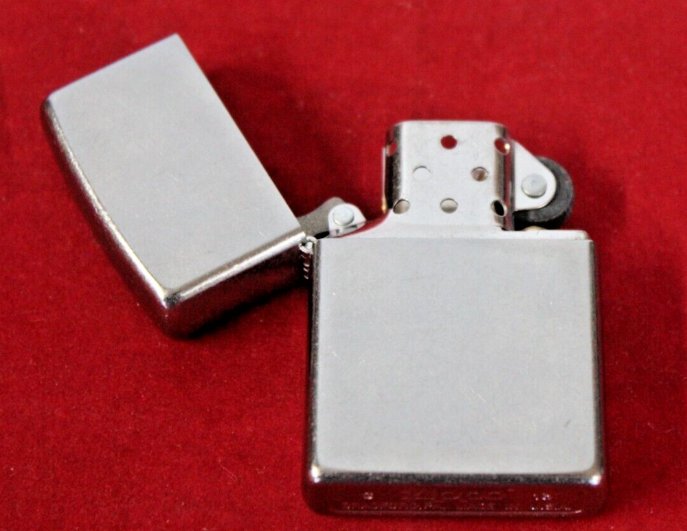 Zippo 2013 Classic Pocket Lighter - Brushed Chrome