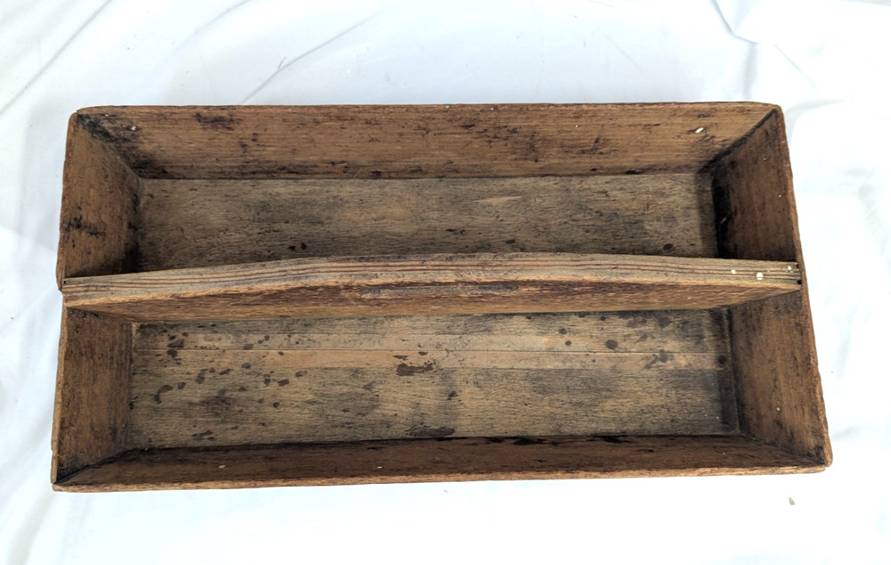 ANTIQUE HANDMADE RUSTIC WOODEN TWO COMPARTMENT TOOL/CARRYING/STORAGE BOX
