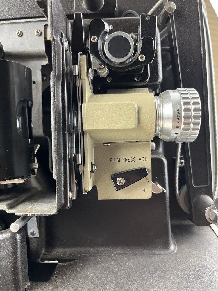 16mm GRAFLEX PROJECTOR