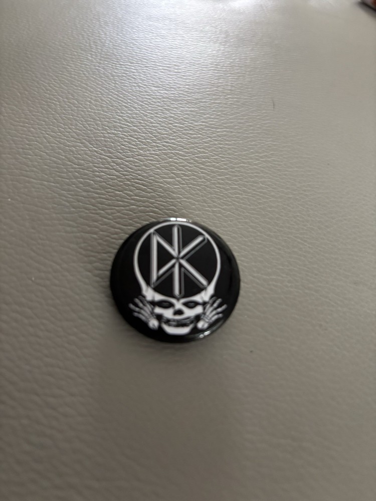 4 Grateful Dead 1” Pins New!