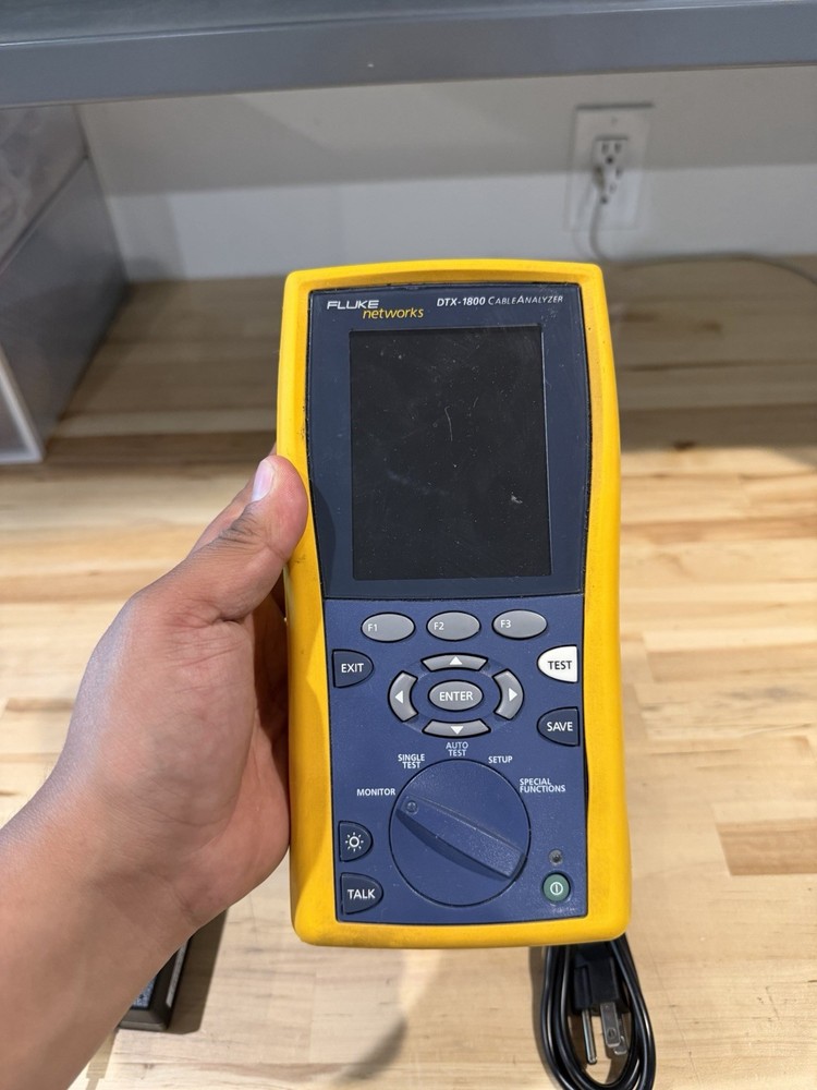 FLUKE NETWORKS DTX-1800 MAINFRAME & W/ CHARGER (TESTED)