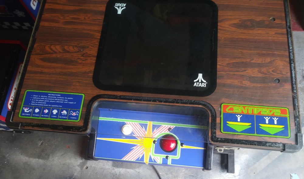 CENTIPEDE ARCADE COCKTAIL MACHINE by ATARI 1980 (Excellent Condition) *RARE*