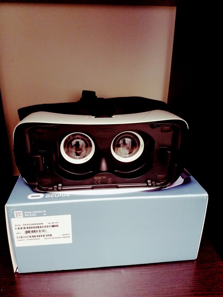 SAMSUNG GEAR VR / *NEW*