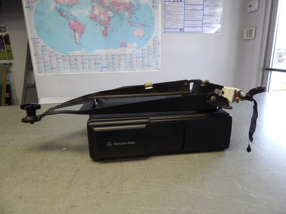 W163 ML320 ML350 ML430 CD CHANGER COMPLETE