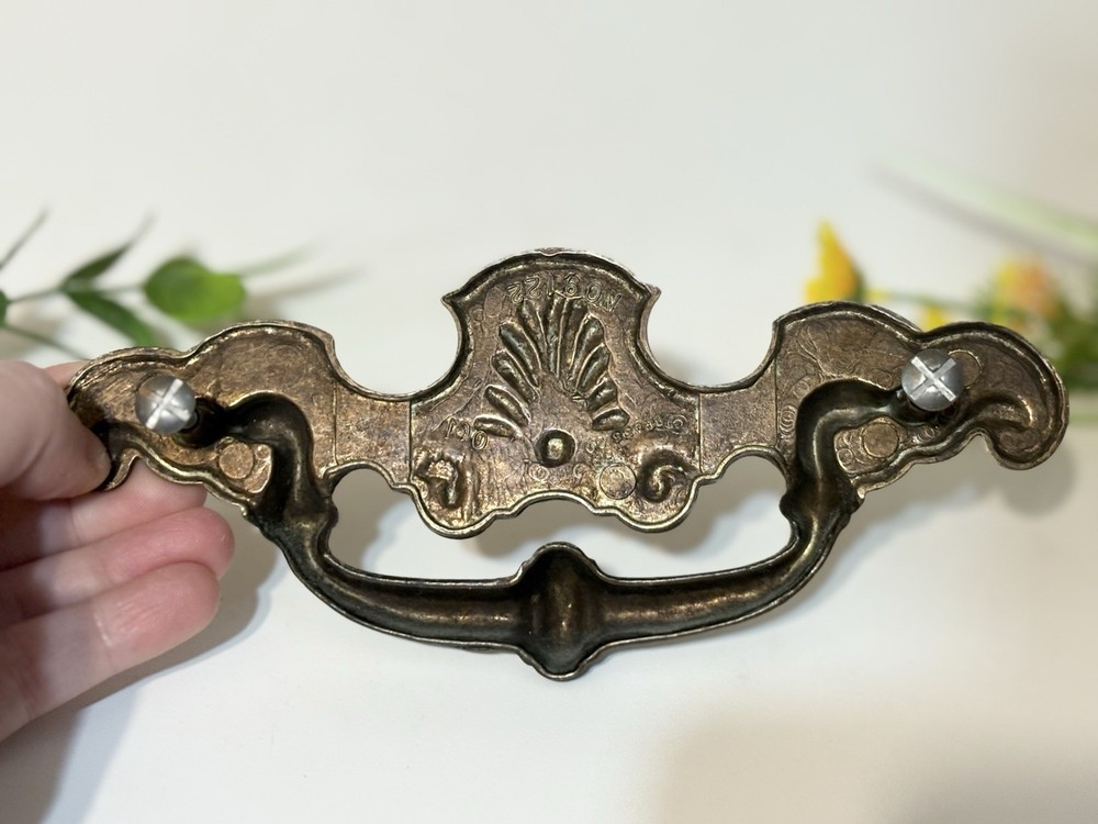 Large Antique Victorian Ornate Chippendale Brass Fan/Shell Drawer Pull Handle