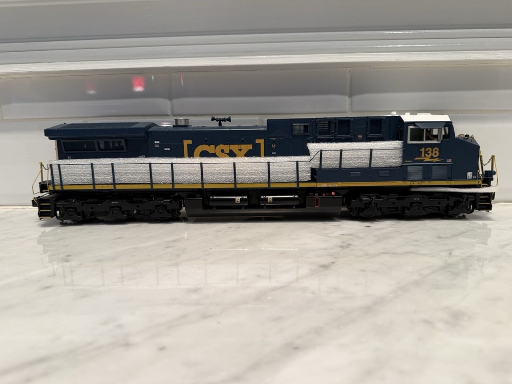 MTH 20-20395 CSX O Scale Premier AC4400 Diesel Twin-Stack Freight Set