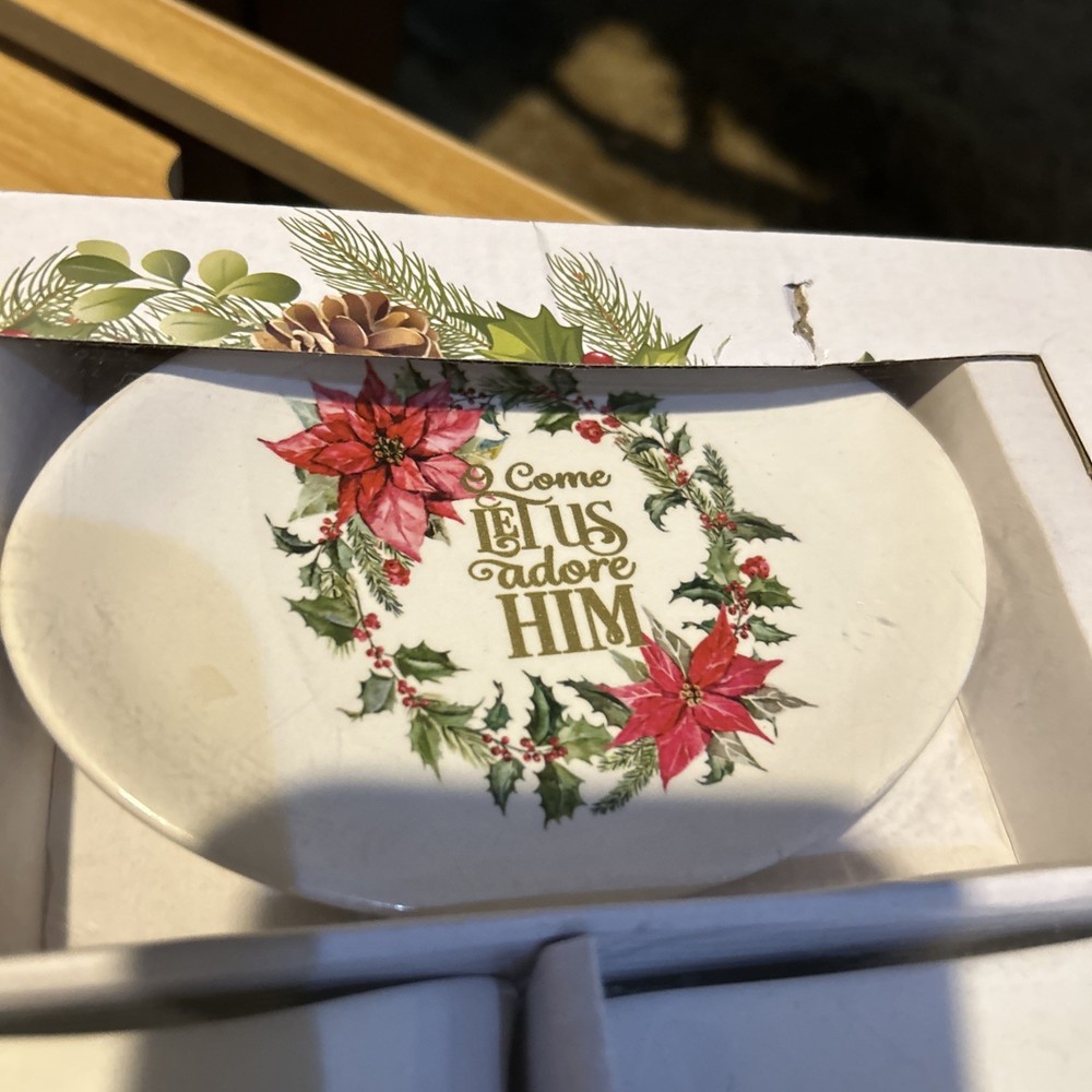 New In Box 4Pc. Christmas Ceramic Bath Set