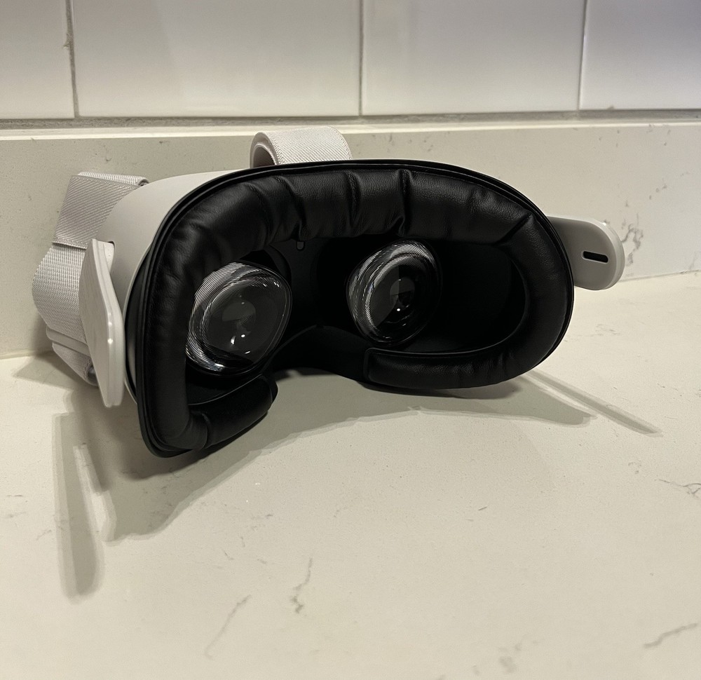 Meta Oculus Quest 2 - 64GB VR Headset