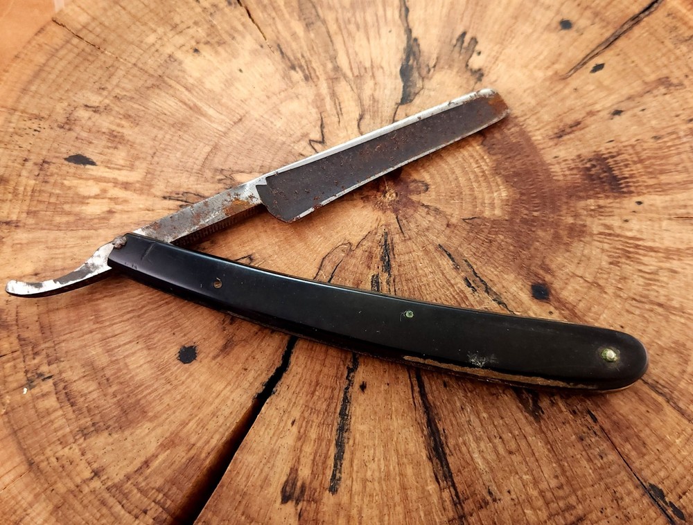 Unknown VTG Straight Razor