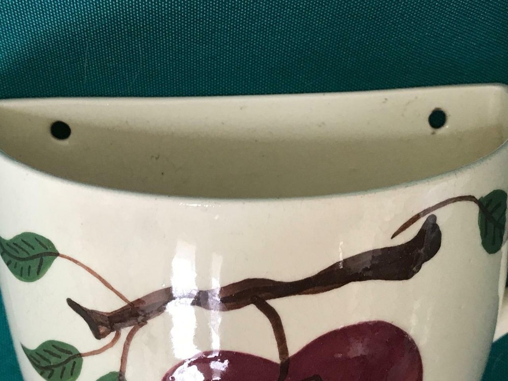 Vintage Coffee Cup Wall Pocket ~ Apple Design ~ Nancy Lee Davis Ca. Pottery