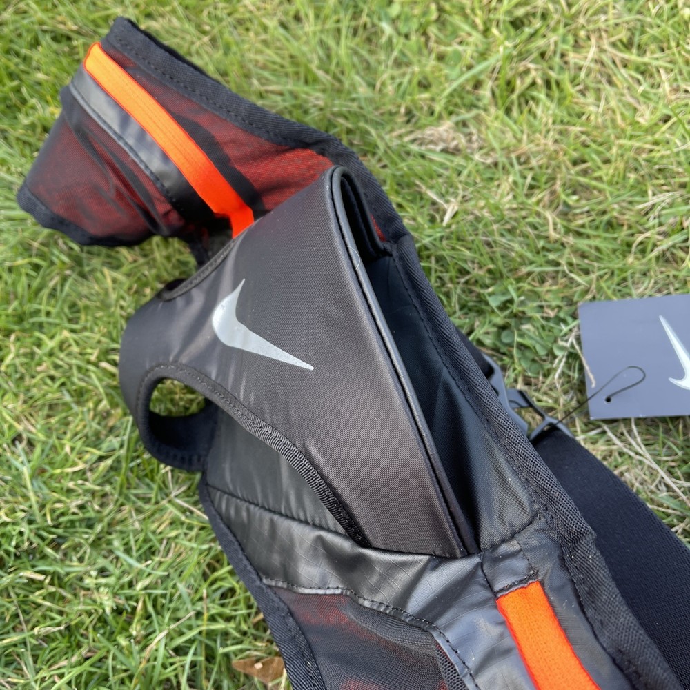 Nike 20oz Large Flask Belt