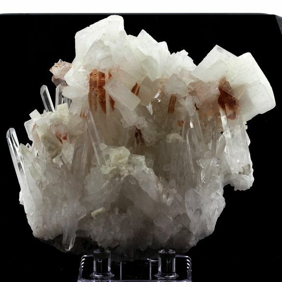 Quartz + Baryte. 2989.0 Ct. Hunan, China.