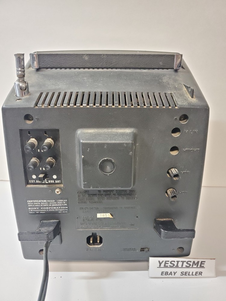 Vintage Sony Solid State Portable TV Model TV-950 (Powers On)