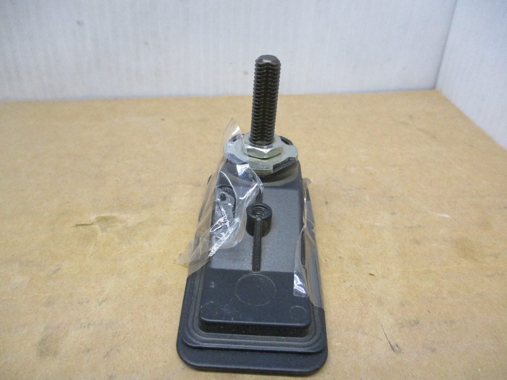 ENGINE DOOR LATCH 60002222