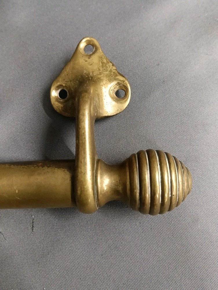 BARE BRASS SASH WINDOW PULL 28 CM IN LENGTH D6