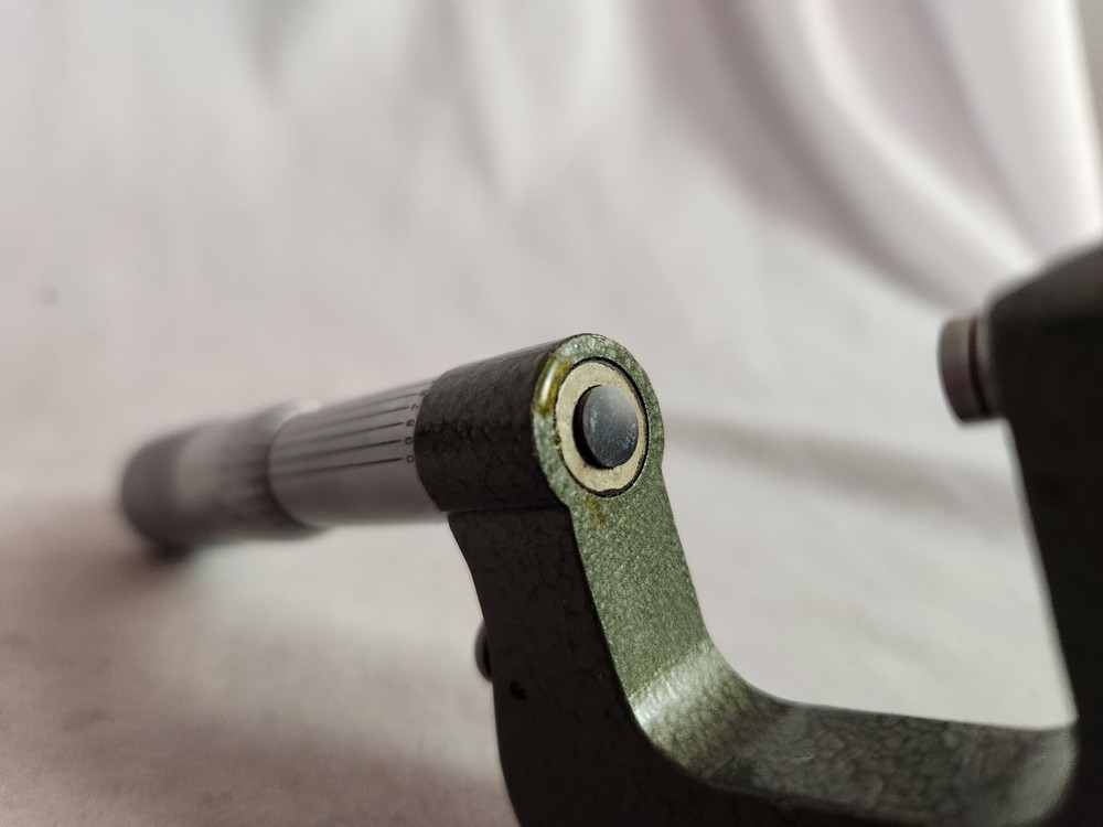 Mitutoyo Indicating Micrometer 0-1” 510-202 .0001" Resolution