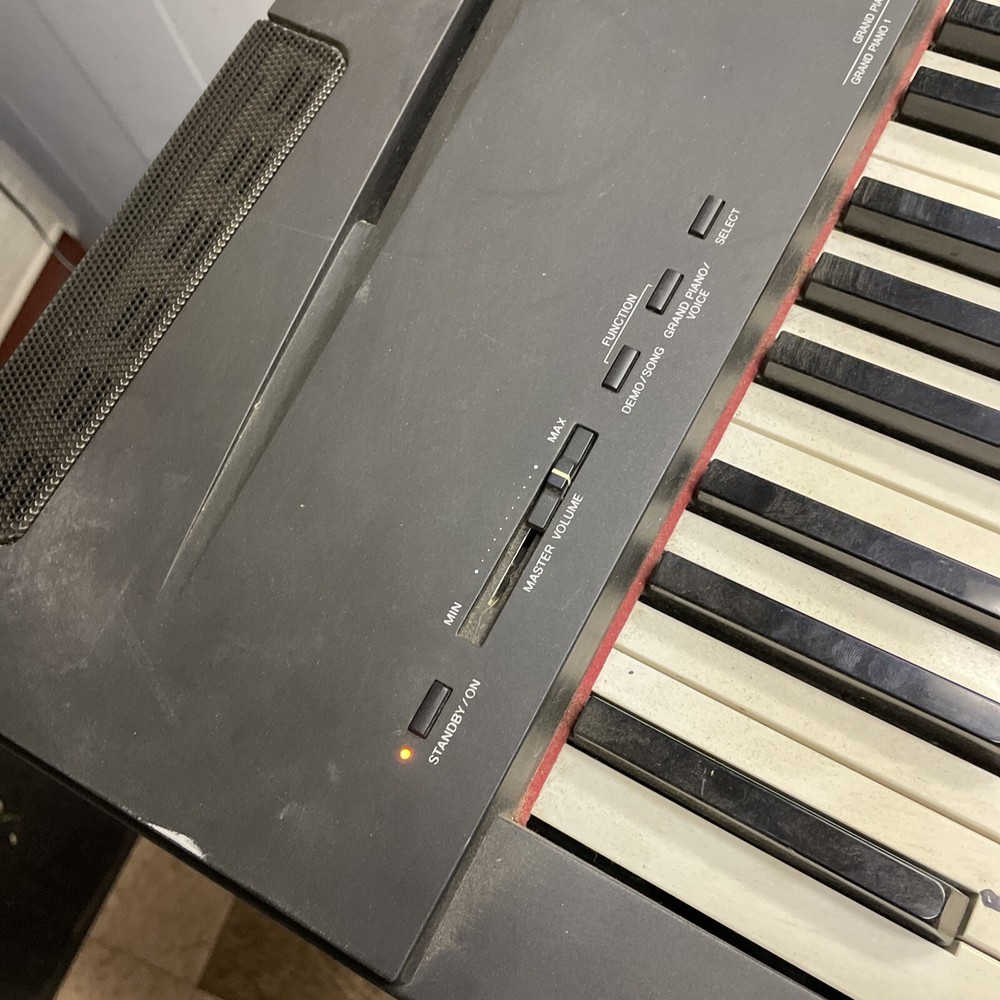 Yamaha P-70 Electronic Piano NOW PLAYING!