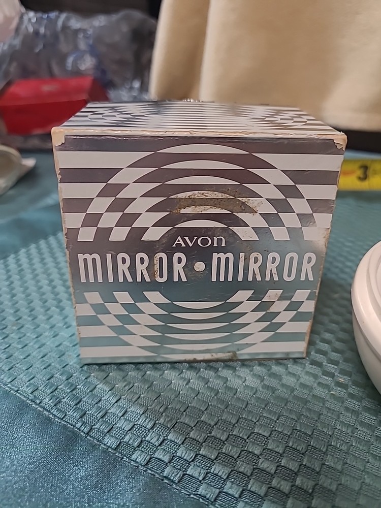 VINTAGE AVON MIRROR MIRROR (BIN SS)